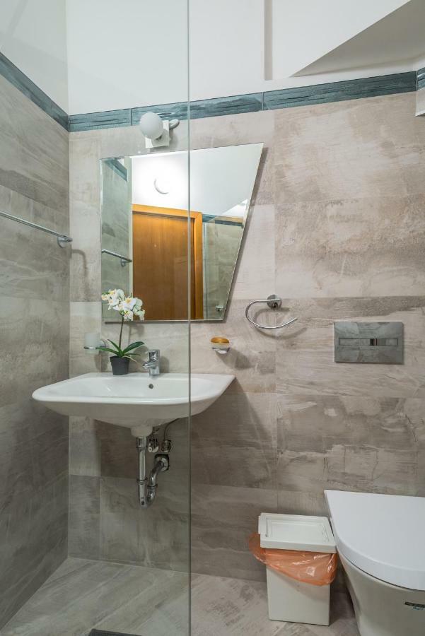 5Th Avenue Sofia Two Bedroom, Two Bathroom, Positano Street Suite By Flat Mаnager Kültér fotó