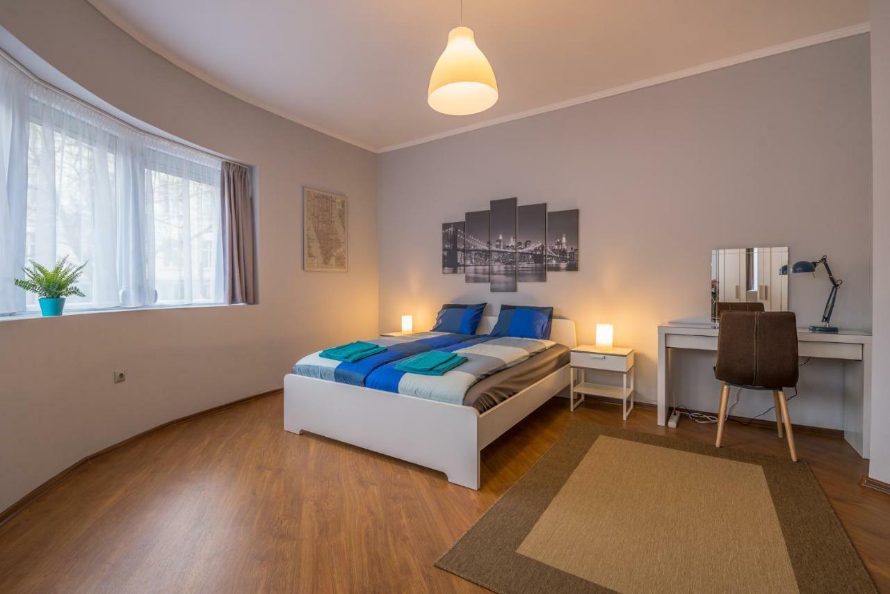 5Th Avenue Sofia Two Bedroom, Two Bathroom, Positano Street Suite By Flat Mаnager Kültér fotó